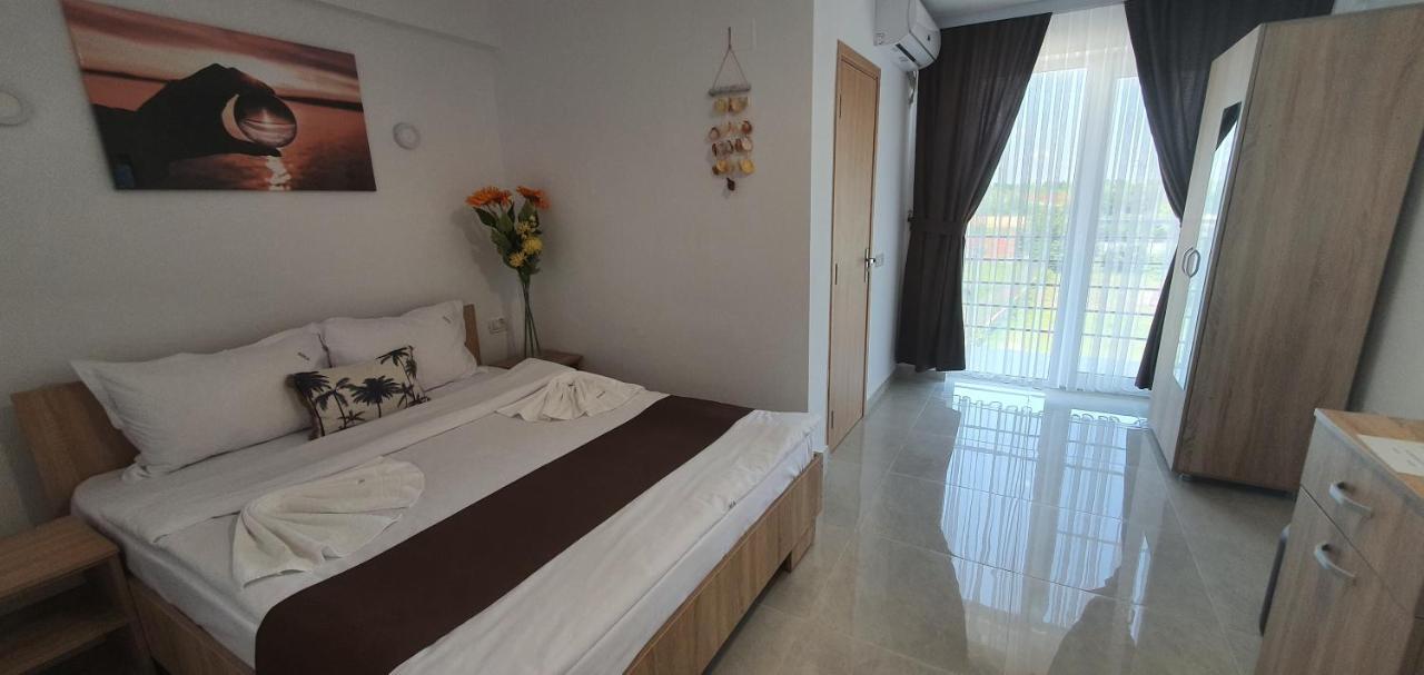 Ema Hotell Vama Veche Exteriör bild