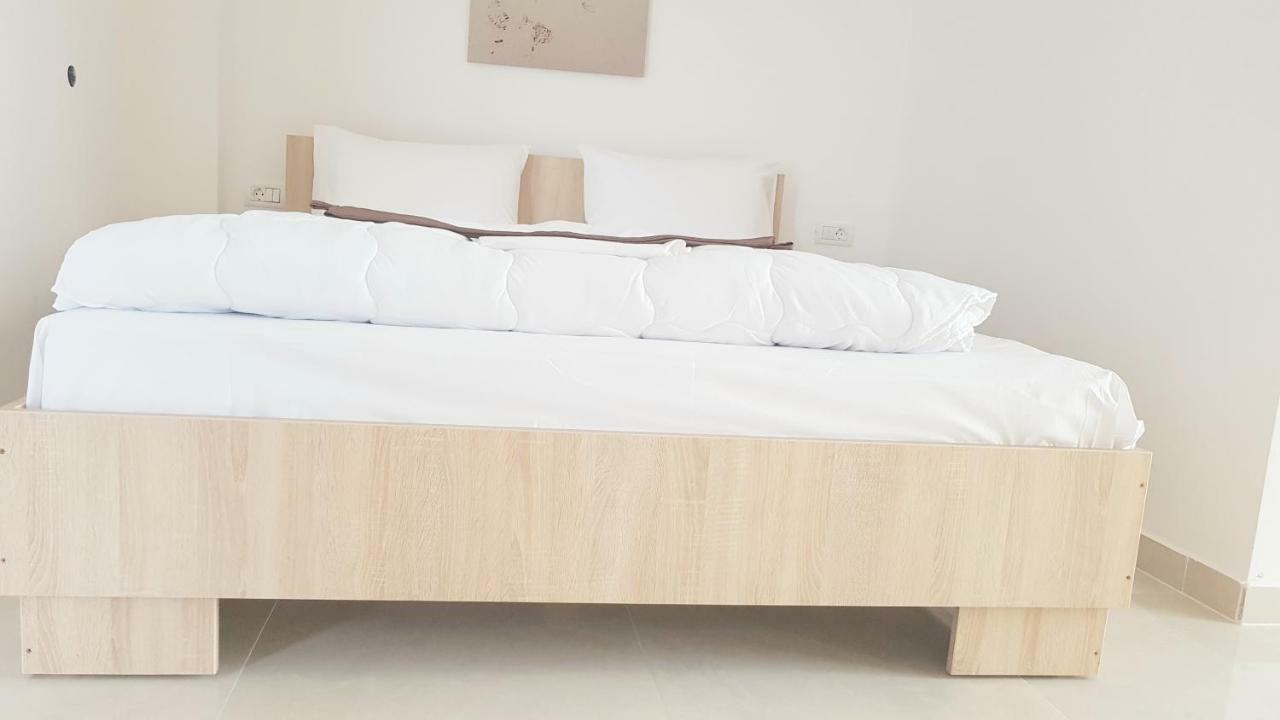 Ema Hotell Vama Veche Exteriör bild